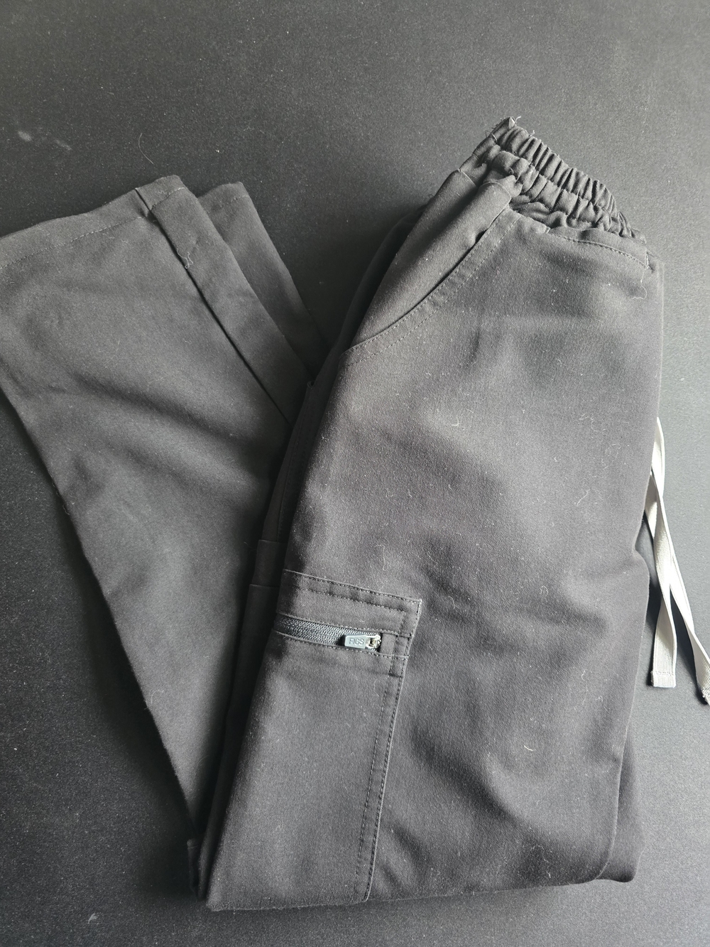 FIGS Yola Scrub Pants in Black - XXSP - PETITE
